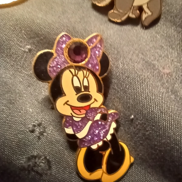 Vintage assortment of Disney pins - Picture 4 of 12